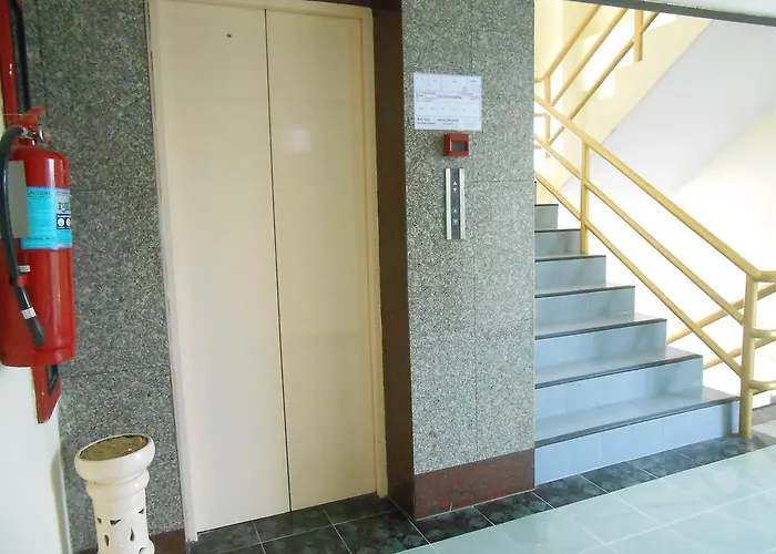 Hotel The Tower Praram 9