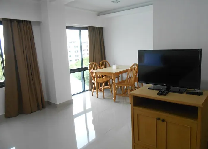 Hotel The Tower Praram 9